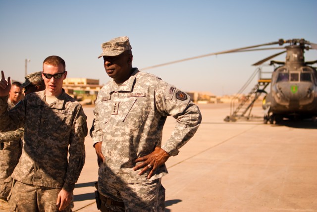 US Forces-Iraq leadership visits troops