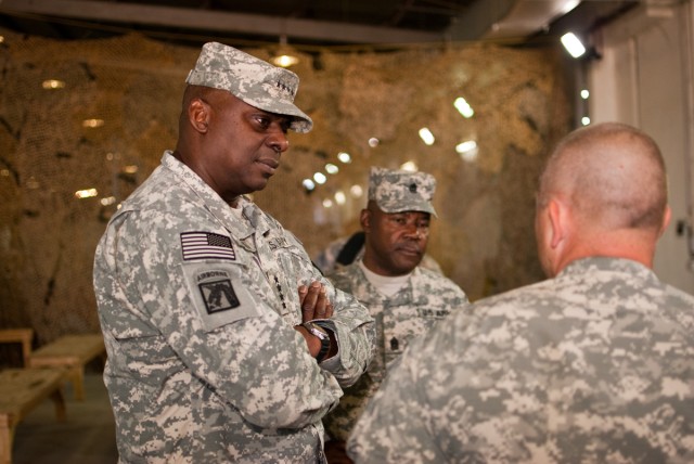 US Forces-Iraq leadership visits troops