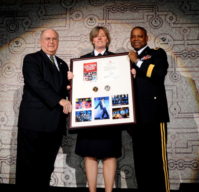 Soldier Show raises audience from their seats at D.C.&#039;s Warner Theatre
