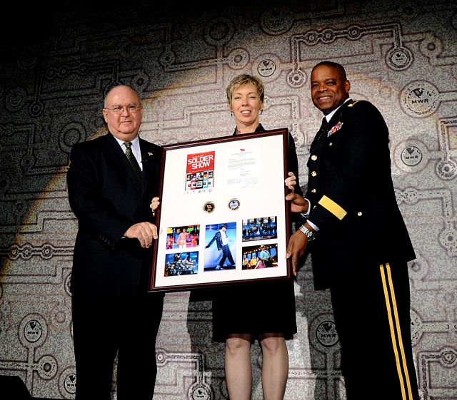 Soldier Show raises audience from their seats at D.C.&#039;s Warner Theatre
