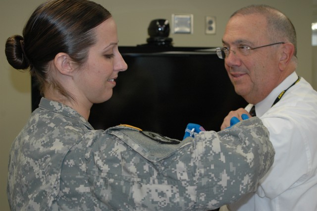 FORSCOM and USARC Forward personnel get their H1N1 and seasonal flu shots