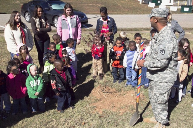 Depot planting ceremony demonstrates ACS support for Families