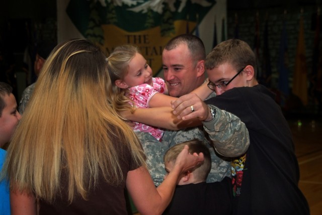 Hundreds of war fighters return home
