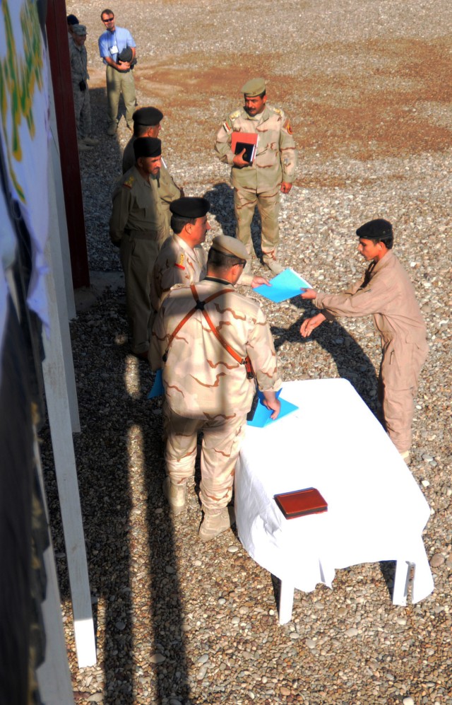 42 Iraqi Army students finish M1A1 Familiarization Course