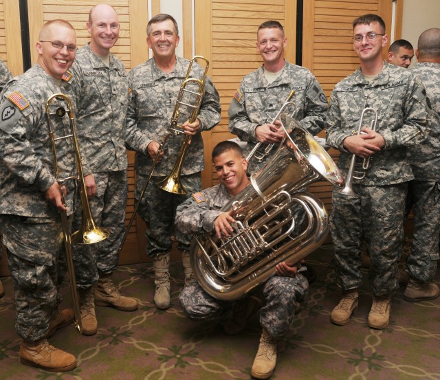 Army Vice Chief of Staff Gen. Peter W. Chiarelli Visits U.S. Army Pacific