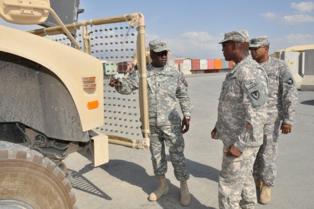 Command Sgt. Maj. Hill Visits the 401st