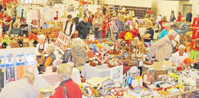 Fort Rucker Spouses Club Hollyday Mart kicks off holiday shopping