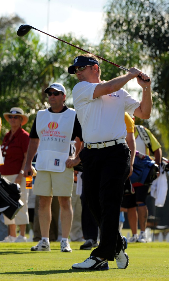1st Lt. Donarski inspires golf crowd at Children&#039;s Miracle Network Classic