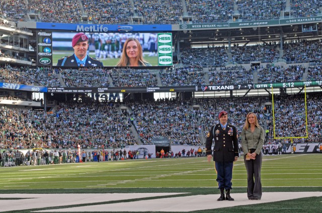 Medal of Honor recipient honored at NY Jets game