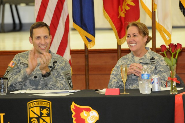 Akin speaks at UofL ROTC Dining In