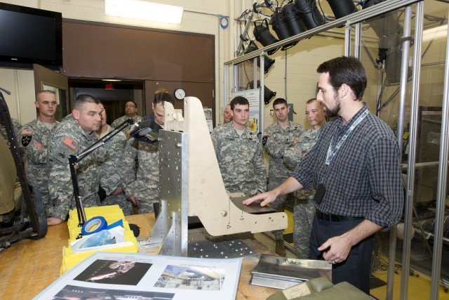 Afghanistan veterans tour Army Research Laboratory