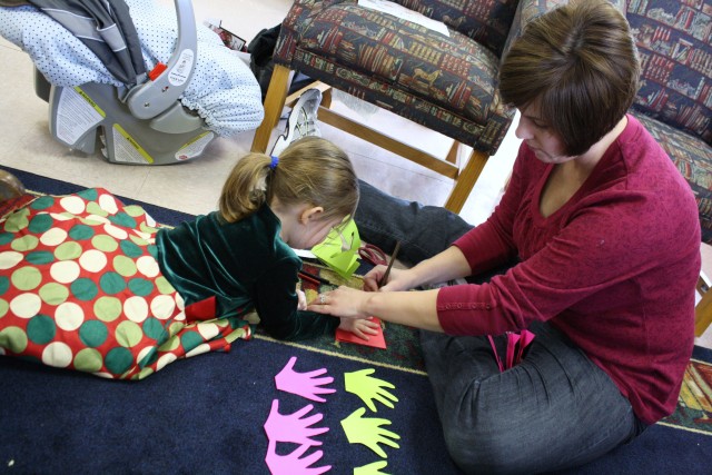 Thanksgiving project brings parents, children together