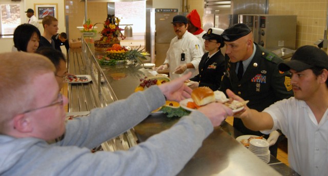 Presidio leaders dish it out to DFAC patrons