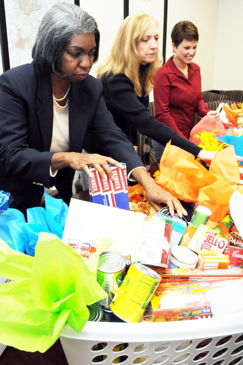 Fort Rucker community provides assistance, food for holidays Article The United States Army