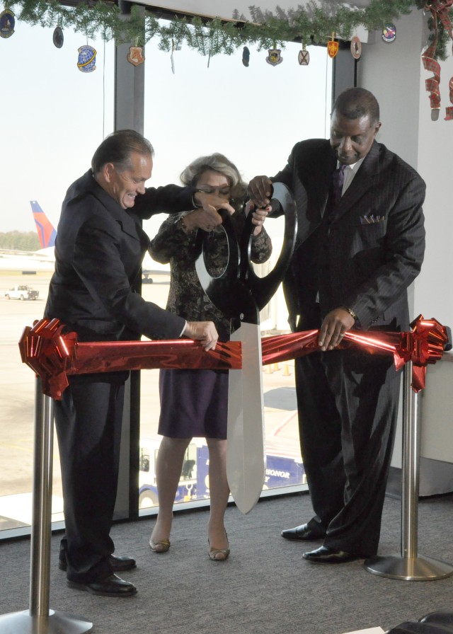 Annual military lounge opens for holidays at Atlanta's airport