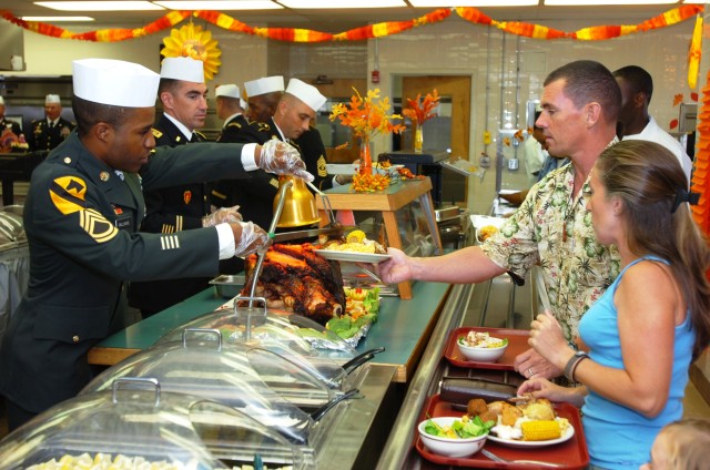 25th CAB leadership serves Soldiers, families Thanksgiving Day feast 