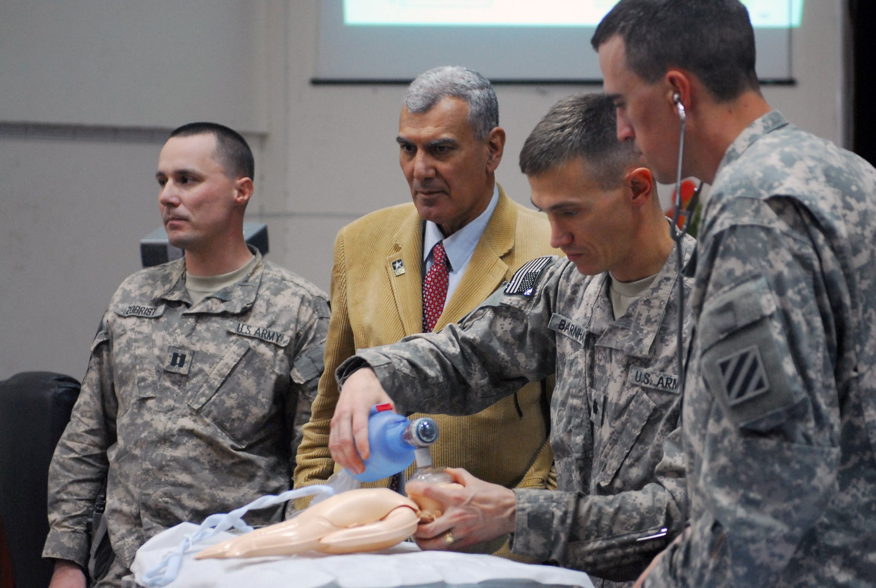 Vanguard Soldiers teach Iraqi nurses infant resuscitation strategies ...