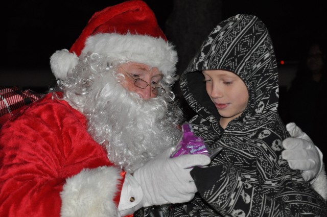 Santa stops by lighting ceremony