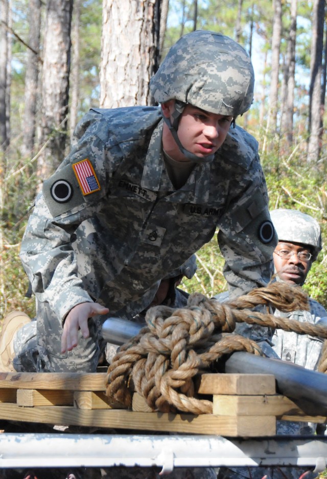 Fort Rucker NCO Academy teaches leadership with reaction course