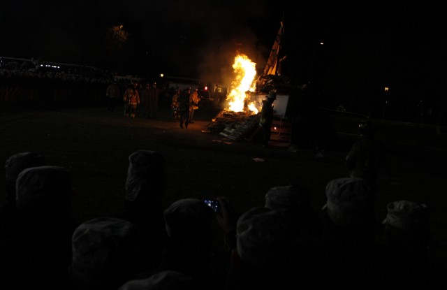 Traditional Bonfire to send off Army Football Team