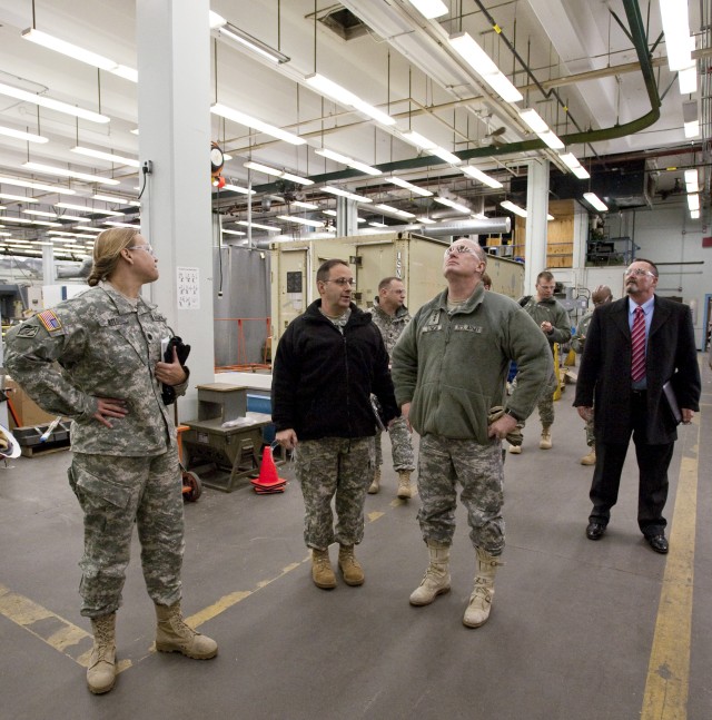 Lt. Gen. Lynch visits Natick Soldier Systems Center