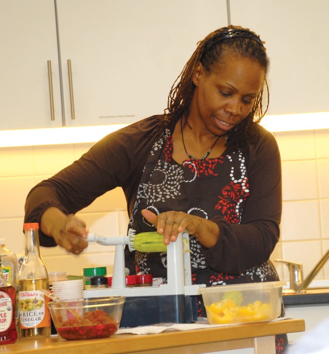 In the Raw: learning to &#039;cook&#039; raw, vegan-style