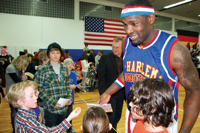 Globetrotters visit USAG Stuttgart