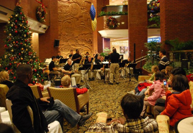 Ensemble jazzes up holiday season in South Korea