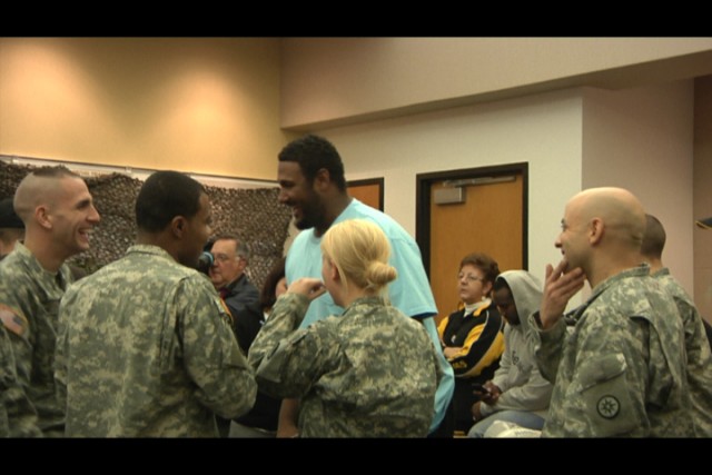 NFL Players Support Army Reserve Soldiers