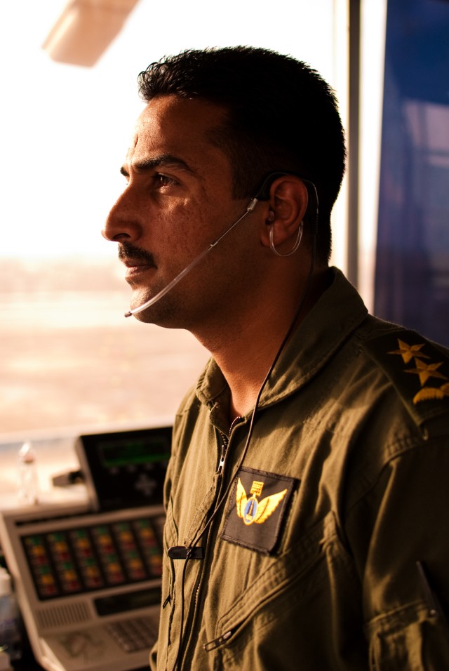 Iraqi air traffic controller takes skills test