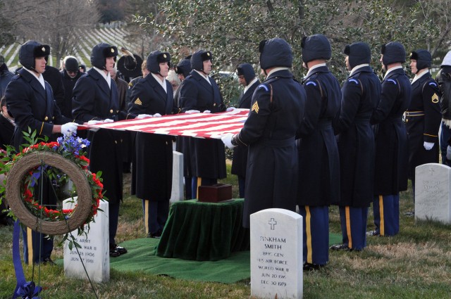 Old Guard Soldiers honor Medal of Honor recipient 