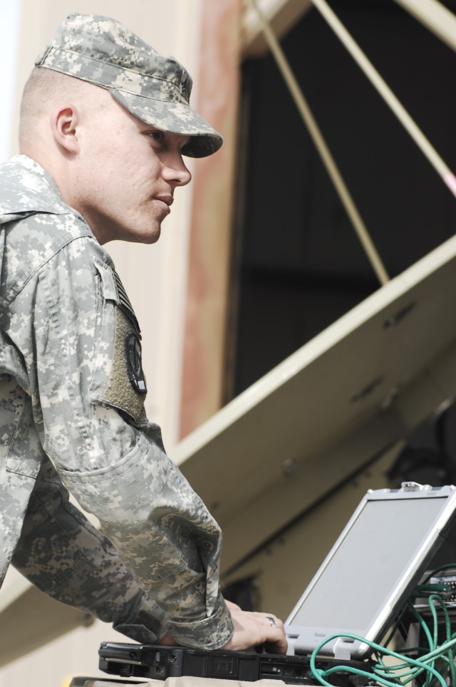 Satellite Communications 02 &lt;101218-A-0613R-017&gt;