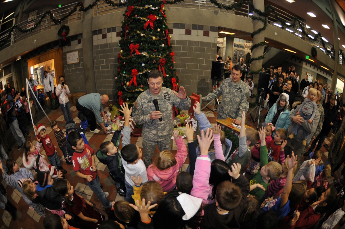 Fort Wainwright Holiday Tree Lighting Article The United States Army