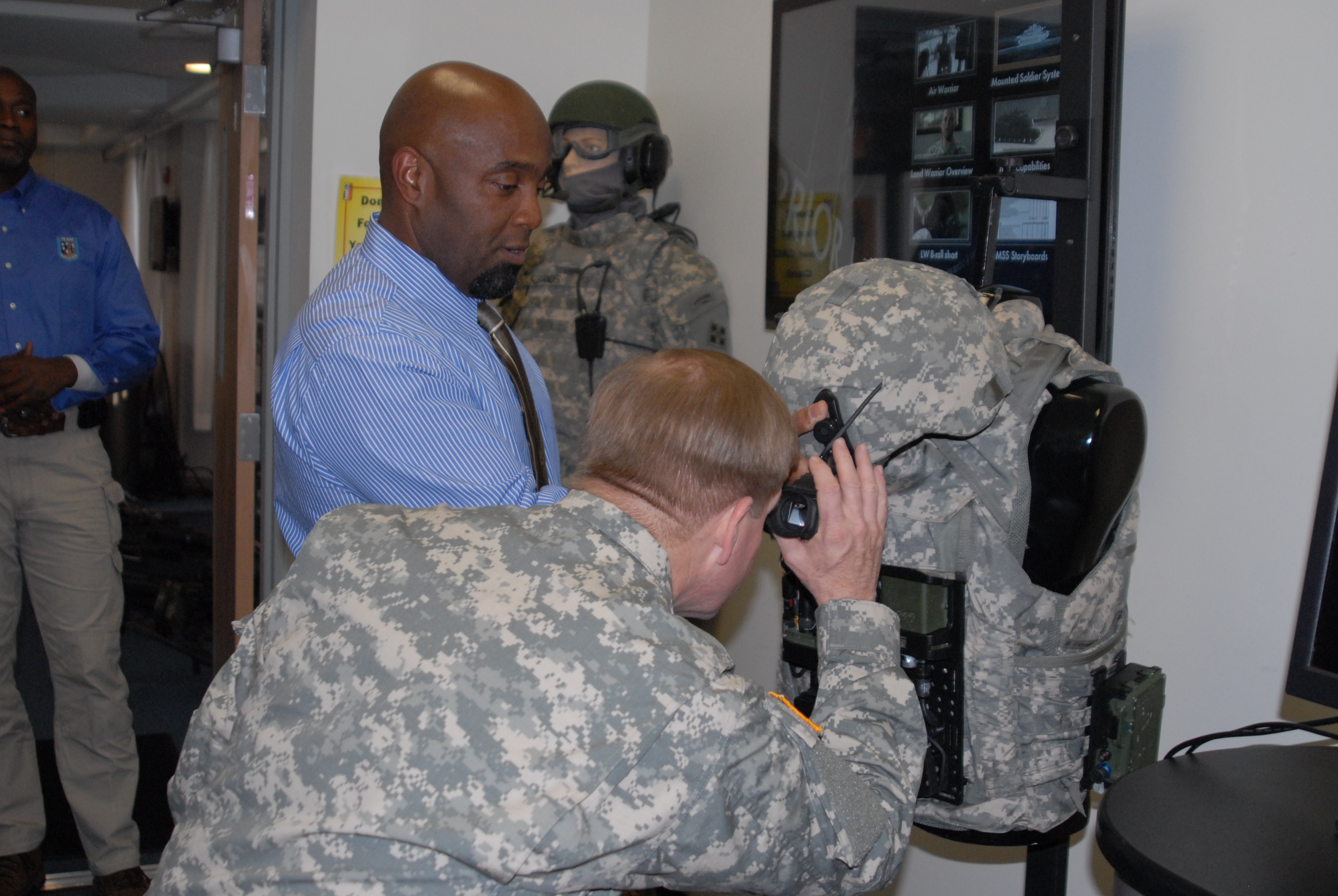 USASAC Leadership Visits PEO Soldier | Article | The United States Army