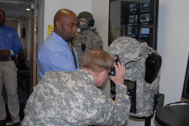 USASAC leadership visits PEO Soldier