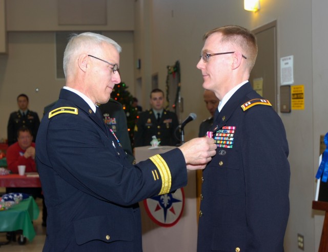 &#039;Tis the season: Soldiers, Families celebrate together