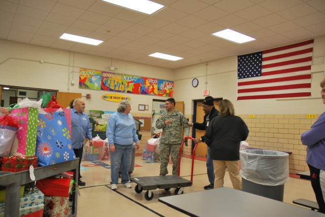 Scott's Army command helps Santa