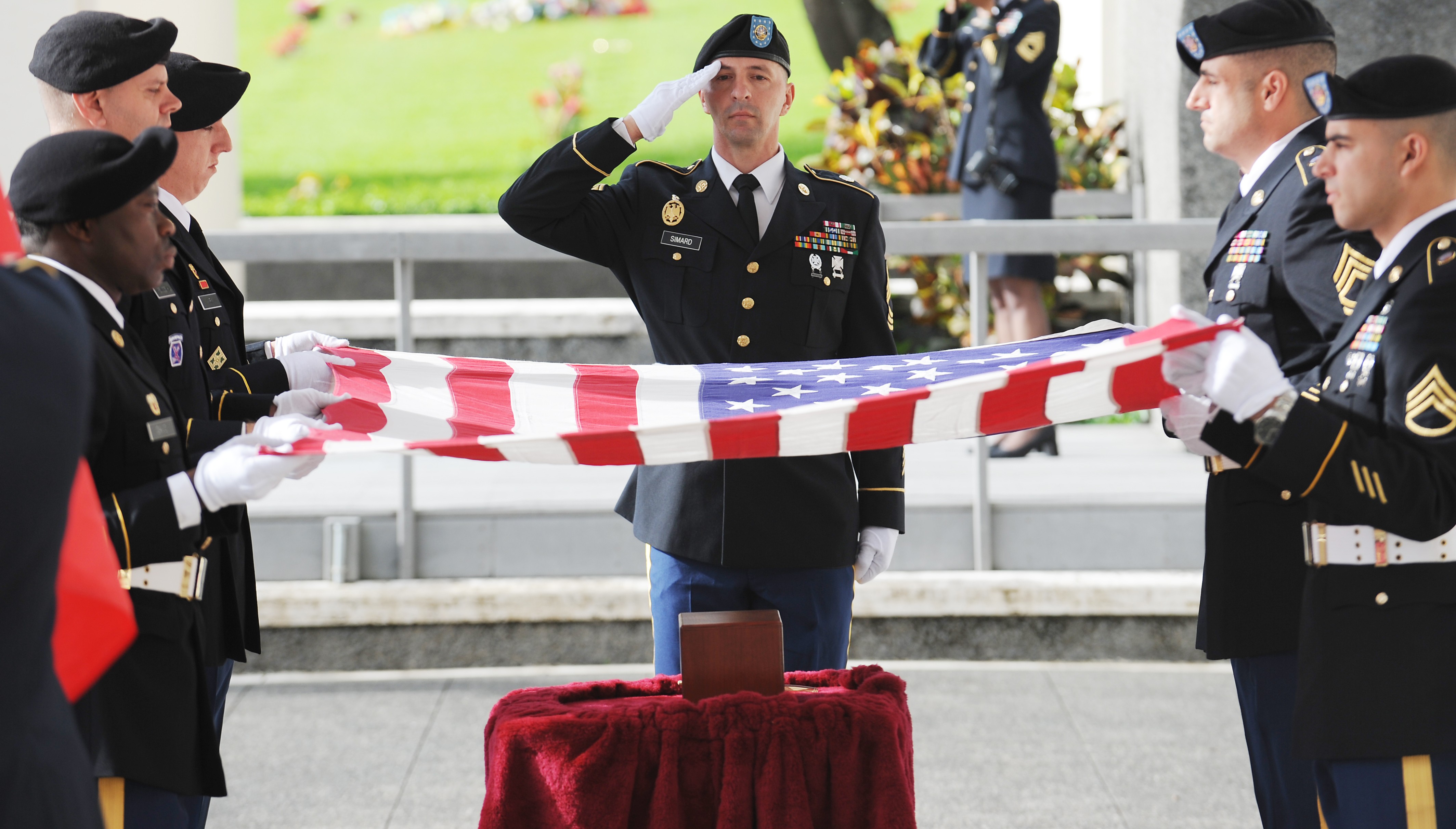 Retired Army Lt. Gen. Rienzi laid to rest at Punchbowl | Article | The ...