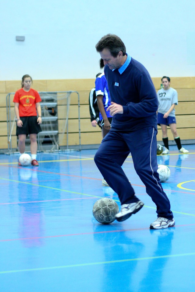 UNC women's soccer coach holds Heidelberg clinic