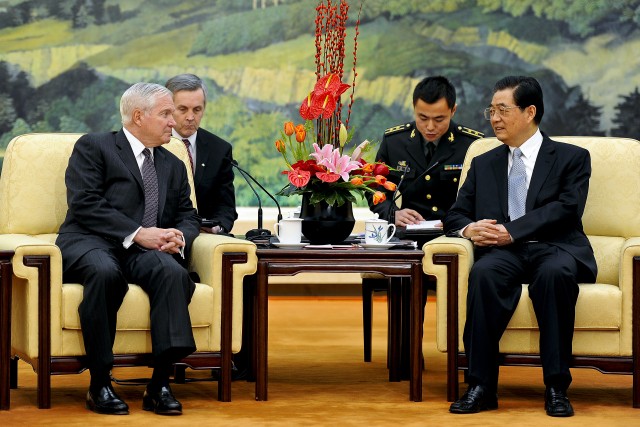 Gates visits Chinese Defense Ministry