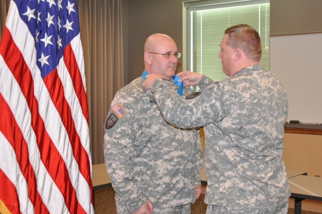 Soldier Receives Knowlton Award