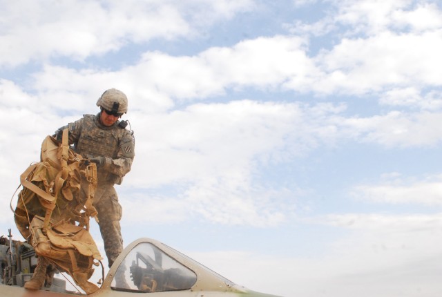 Vanguard Soldiers help keep air base safe