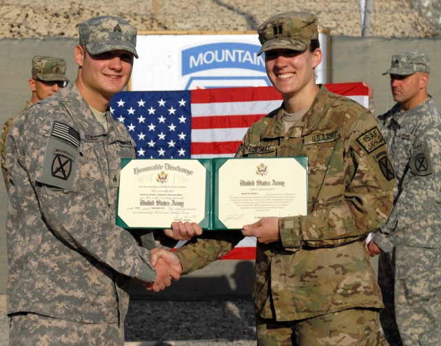 10th Mountain Division siblings reunite while deployed