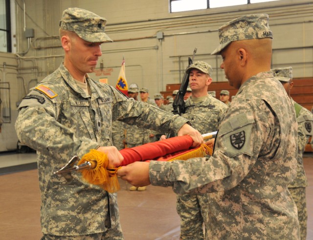 7th Sustainment Brigade &#039;Resolute Warriors&#039; case colors for deployment to Afghanistan, Iraq
