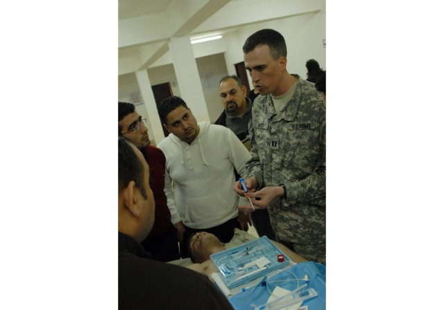 Teaching Iraqi doctors about trauma