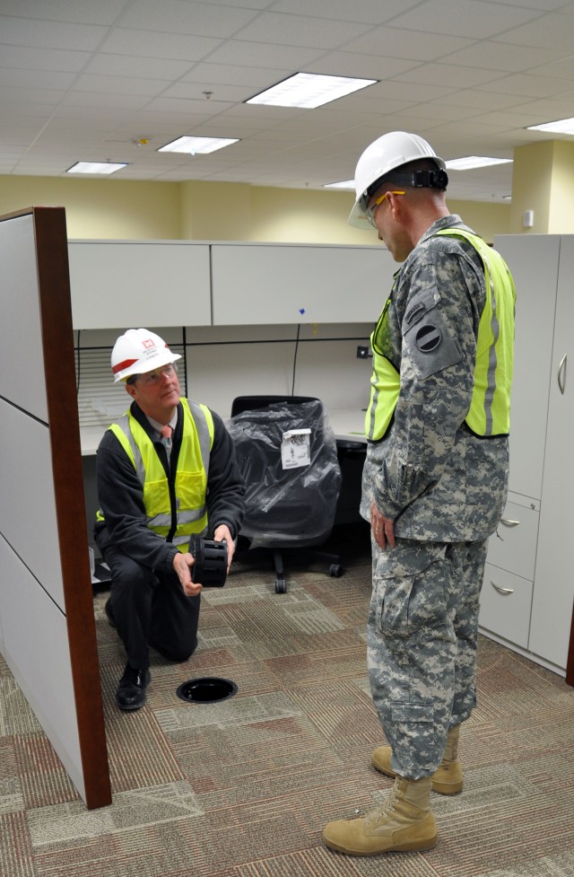 FORSCOM&#039;s top enlisted Soldier visits Bragg to review future living and working conditions