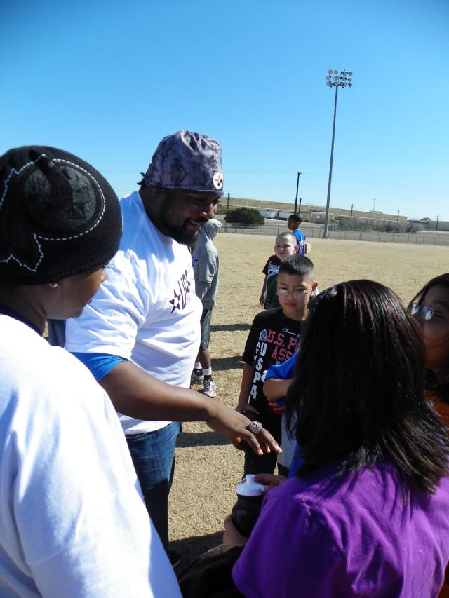 NFL players visit Fort Hood kids