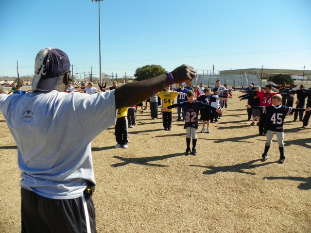 NFL players visit Fort Hood kids
