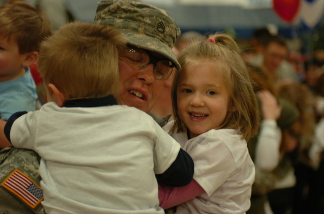 3rd BCT returns home to Family, friends