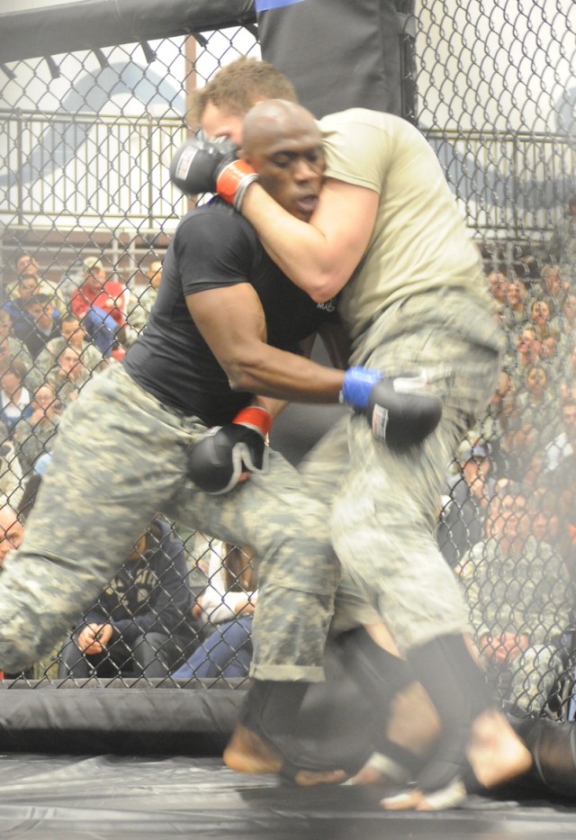 Fort Leonard Wood hosts Fort Riley in combatives tournament